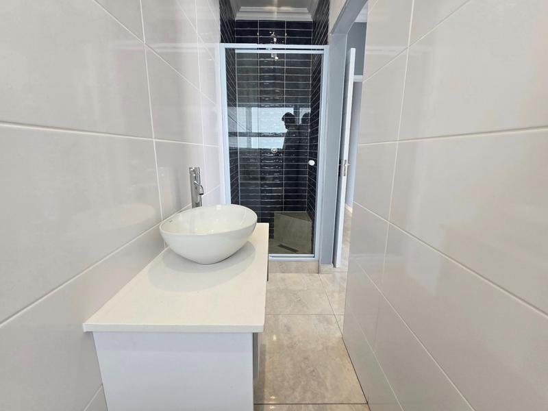 3 Bedroom Property for Sale in Golden Mile Western Cape
